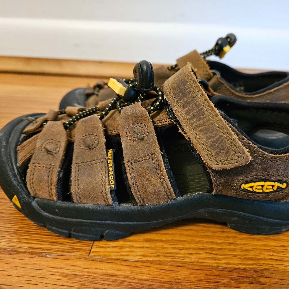 Keen waterproof kids hiking sandal